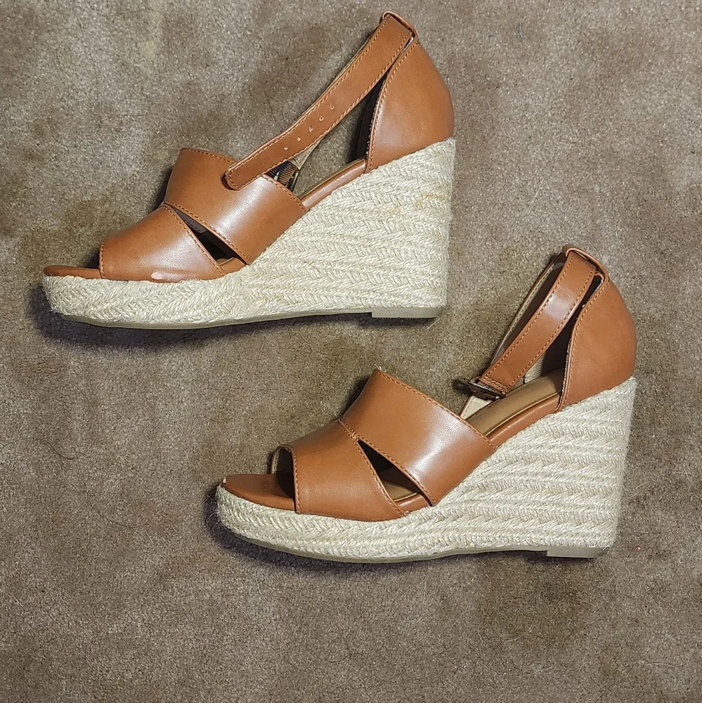 Women's Tan Wedge Sandals Sz 7.5 - Picture 4 of 11